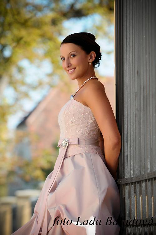 Svatební veletrh 2011 – růžové šaty