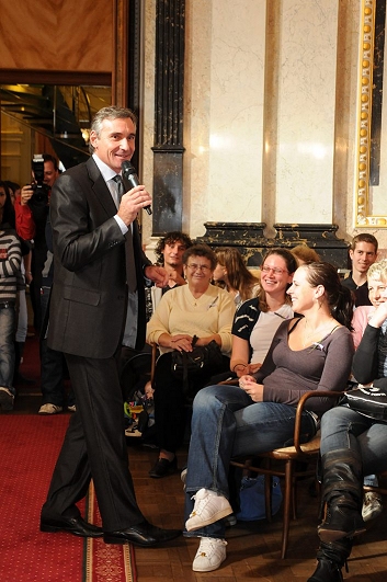 Svatební veletrh 2010 – moderátor s publikem